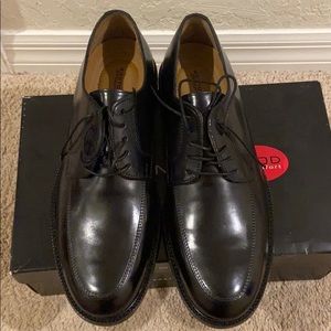 Bostonian black dress shoe 10M